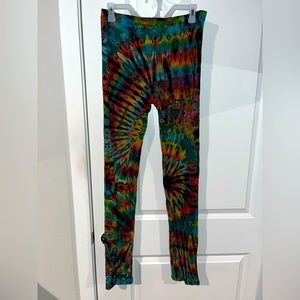 NWOT Tucan Tango Beautifully Tie-Dyed Rainbow Leggings - Size XXL